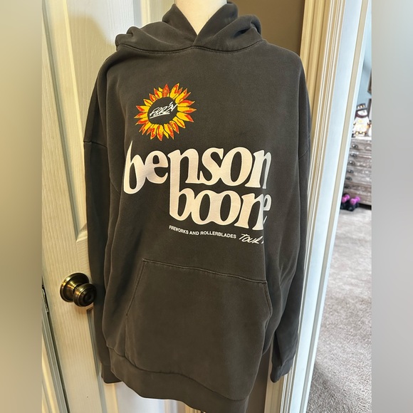 New Benson Boone 2024 Fireworks and rollerblades tour hoodie - Picture 2 of 7